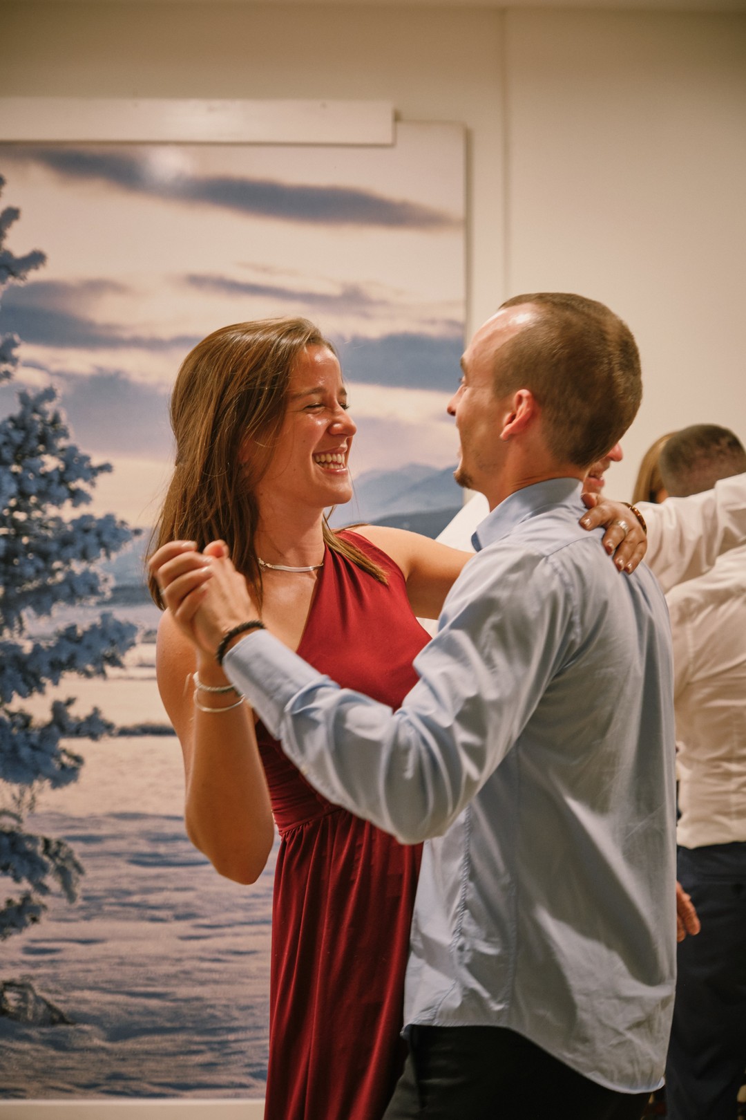 Two guests dance together during the evening.