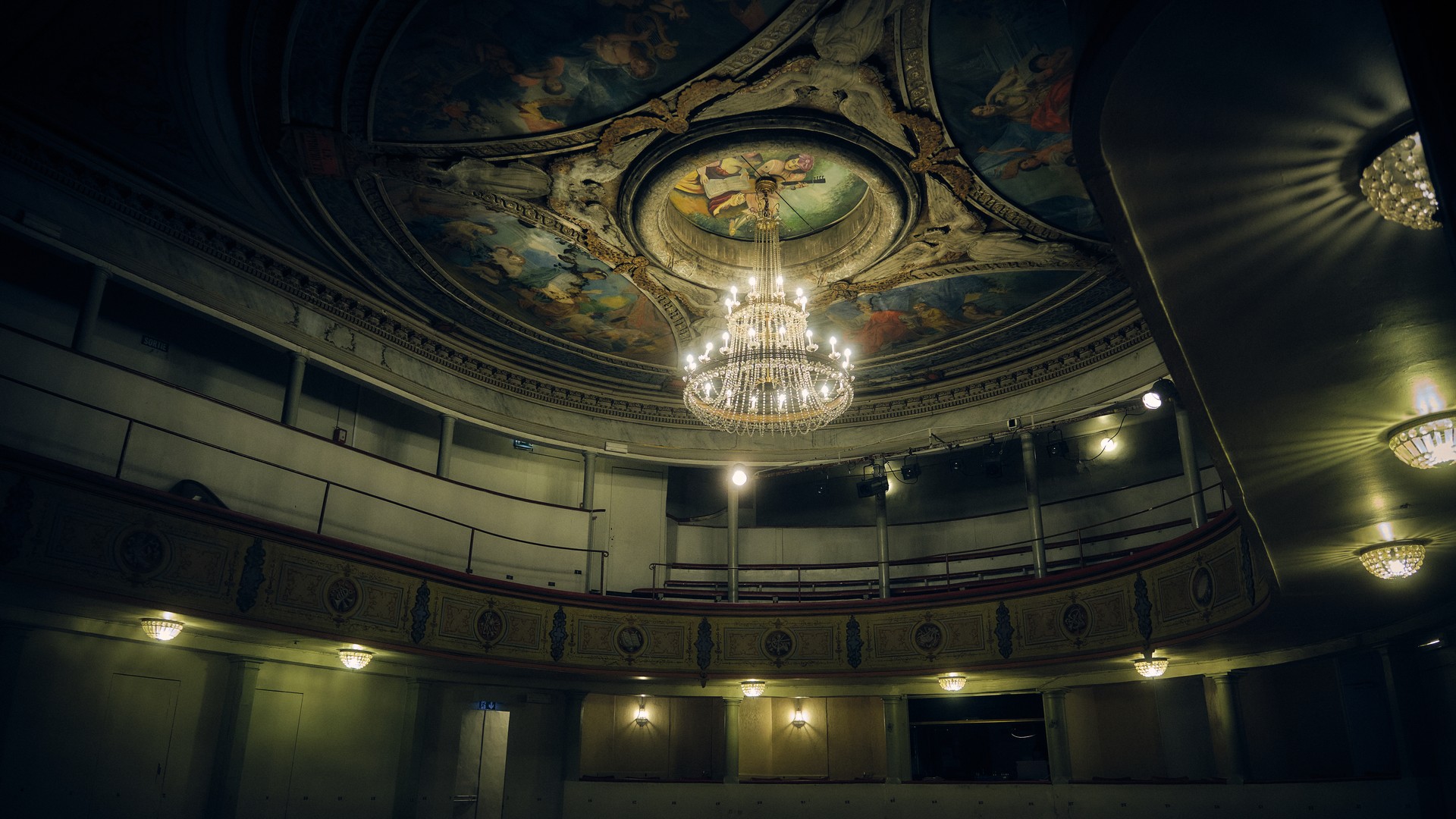 La sala del teatro de Auch vista desde el escenario, antes de la función.